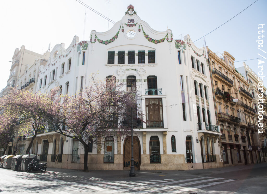 Edificio Ferrer, c/ Cirilo Amorós 29, c/ Pizarro 16, modernismo valenciano, Valencian Art Nouveau