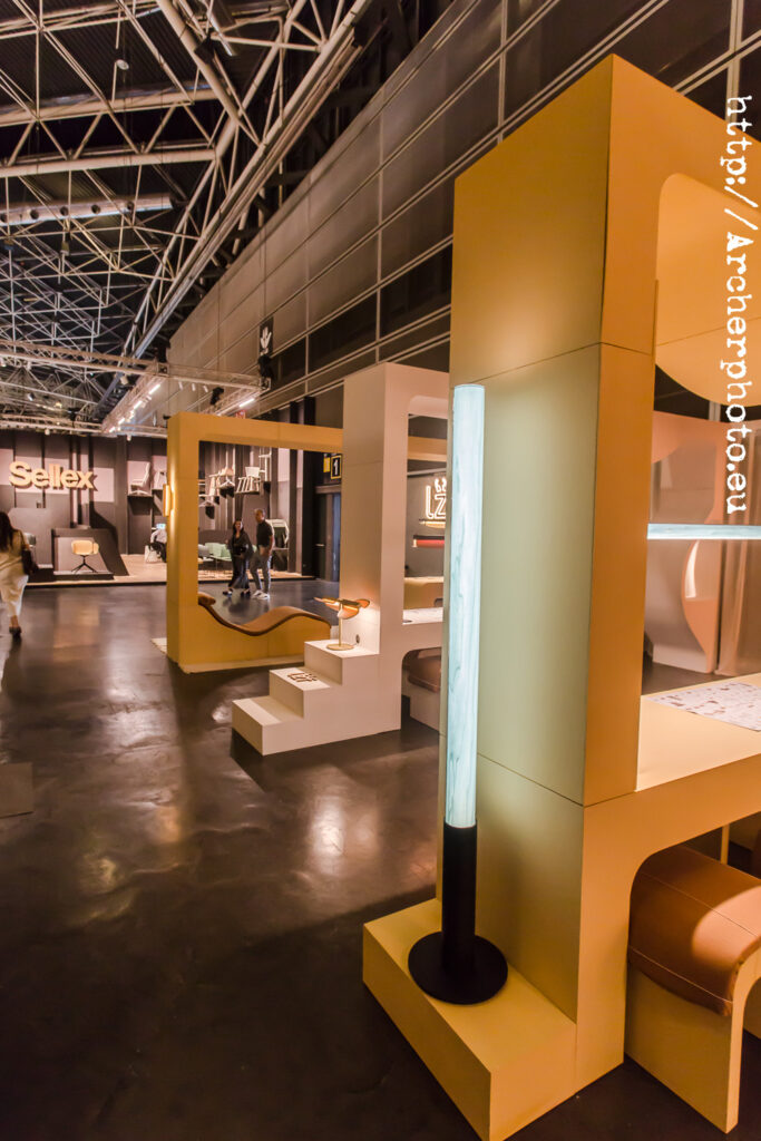 Unas fotos en Hábitat 2022,  feria de mobiliario en la Feria de Muestras de València. Imágenes: Sergi Albir, fotógrafo para empresas València