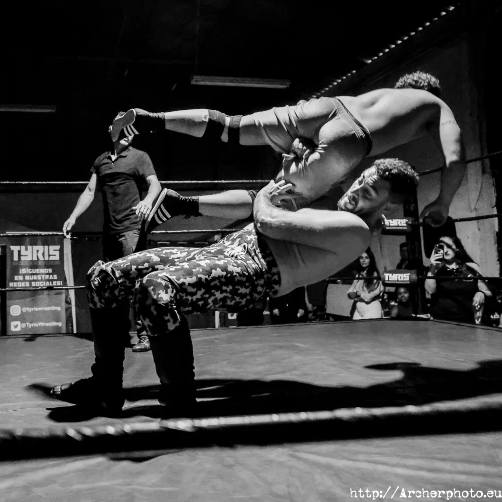 Tyris Wrestling: lucha libre en València. Un reportaje sobre el Snowball 15, un evento sucedido en 2023. Fotos de Sergi Albir.