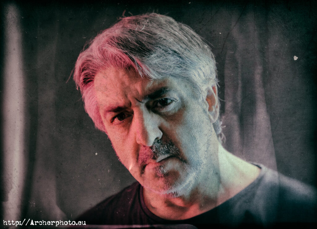 Una imagen del post Autorretratos variados de Sergi Albir, Archerphoto