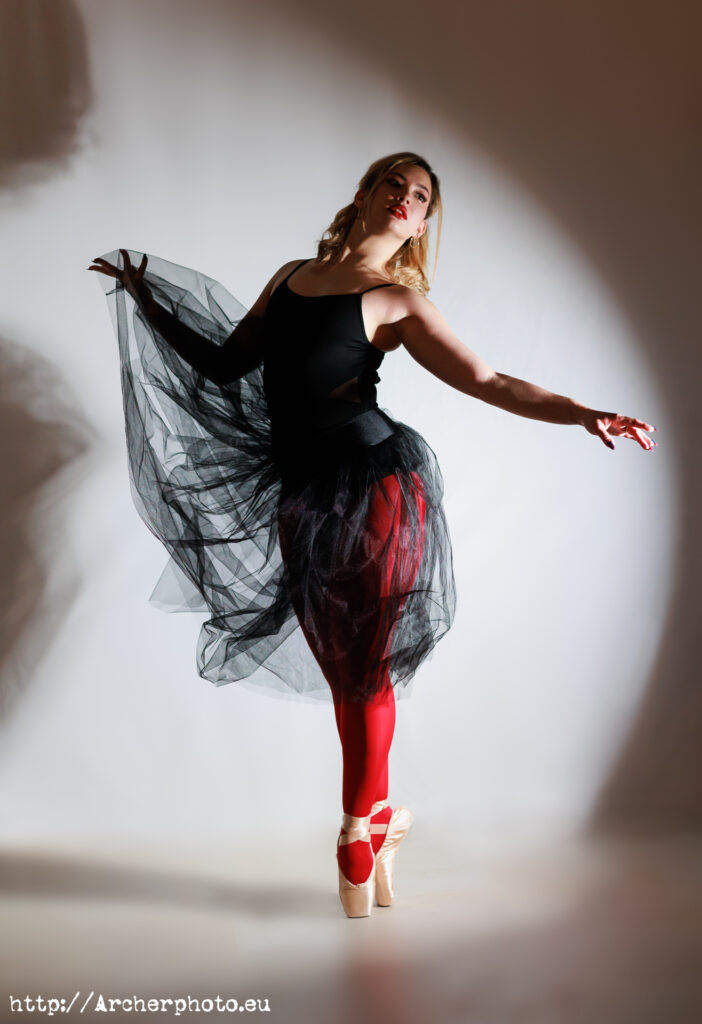 Kerly rojas. Bailando en el estudio, Archerphoto, fotógrafo profesional danza.
