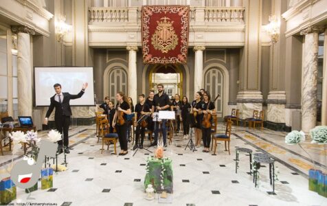 Scordae, orquesta sinfónica infantil en el Ayuntamiento de Valencia por Archerphoto, fotógrafo profesional
