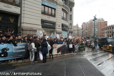 Manifestación antitaurina en Valencia por Archerphoto, foografo prfesional
