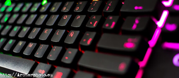 Fotografía de producto. Fotografía para publicidad. Teclado gaming.