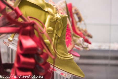 Manolo Blahnik. El arte del zapato. Fotografo en Madrid para retratos, negocios, publicidad.