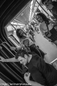 fiesta nocturna en el metro de Valencia,metrovalencia