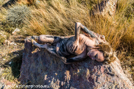 María Roca, sesión de fotos en exteriores, plano picado, 2019 por Archerphoto, fotógrafo profesional