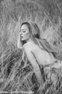 sesion de fotos exteriores María Roca por Archerphoto fotografo blanco y negro