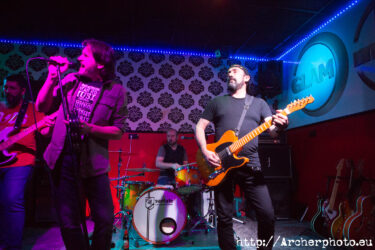 Nodoyunas en concierto en Glam Rock, Puerto de Sagunto, por Archerphoto,