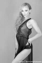 Rebeca, fotografía boudoir en el estudio fotográfico en Valencia, por Archerphoto.