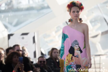 Desfile de Dolores Cortés en el CLEC Fashion Festival, por Archerphoto, fotógrafo profesional