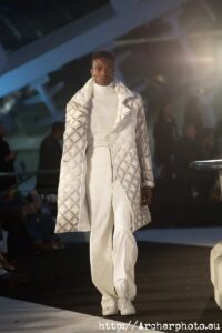 CLEC Fashion Festival 2020 Miquel Suay, diseñador valenciano imágenes del desfile de Sergi Albir, fotografía de moda en València